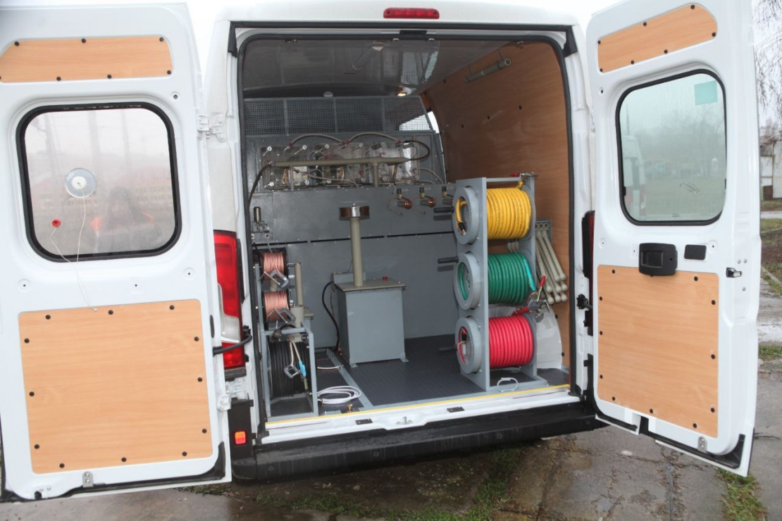 Харківські енергетики отримали нові пересувні лабораторії (фото)