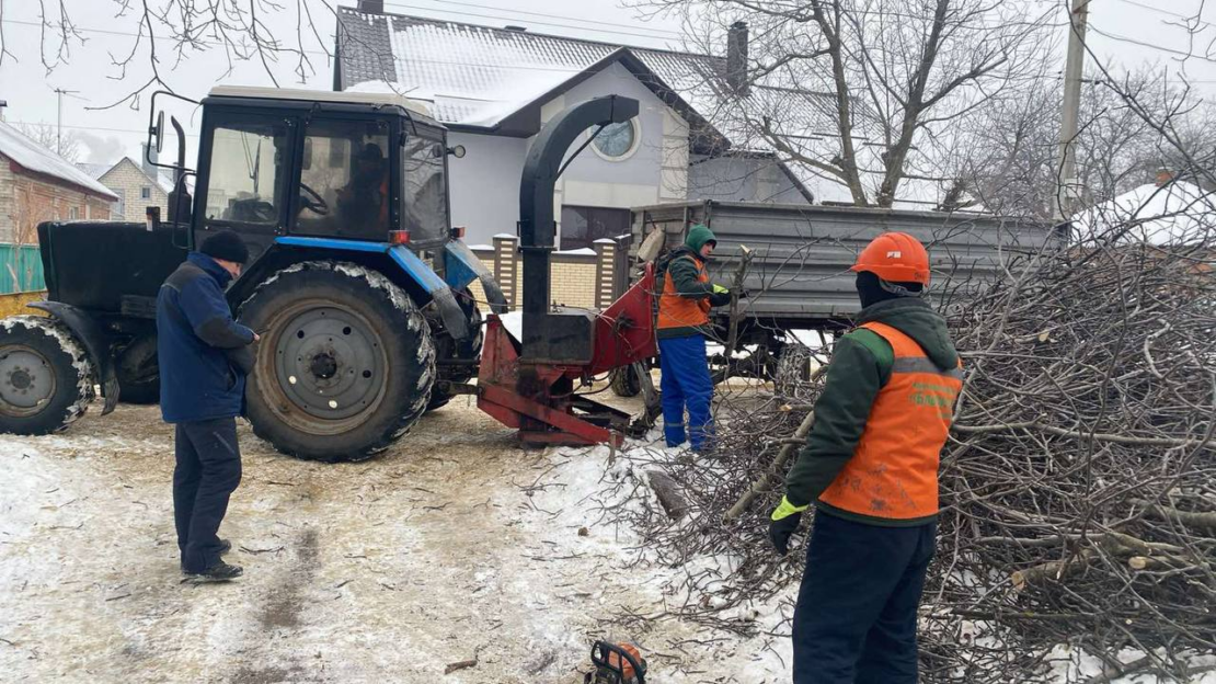 У Харкові комунальники упорядковують приватний сектор (фото)