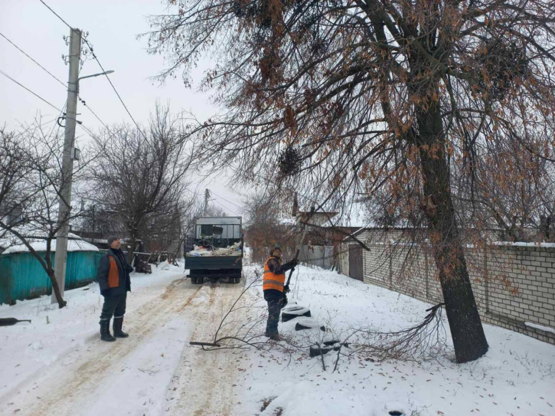 У Харкові комунальники упорядковують приватний сектор (фото)