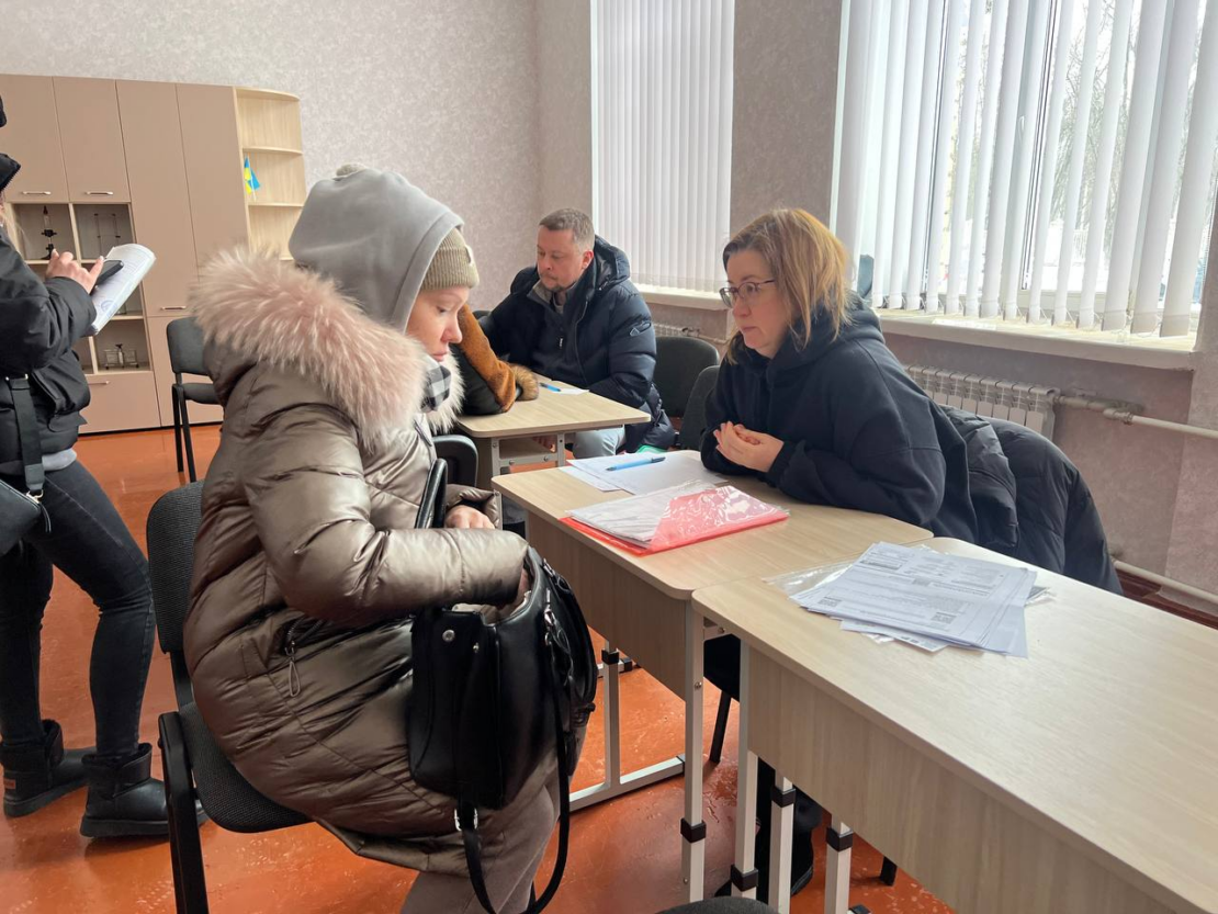 Мобільні ЦНАПи приймають громадян, які постраждали від ворожої атаки (фото)