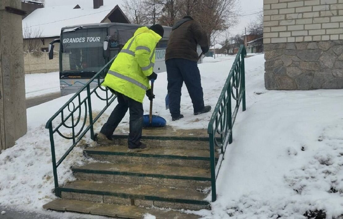 У районах Харкова упорядковують території (фото)