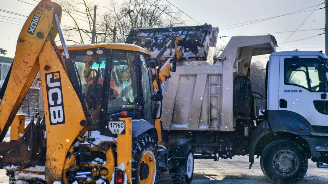 З Харкова за три доби вивезли понад 4,5 тисячі кубометрів снігу