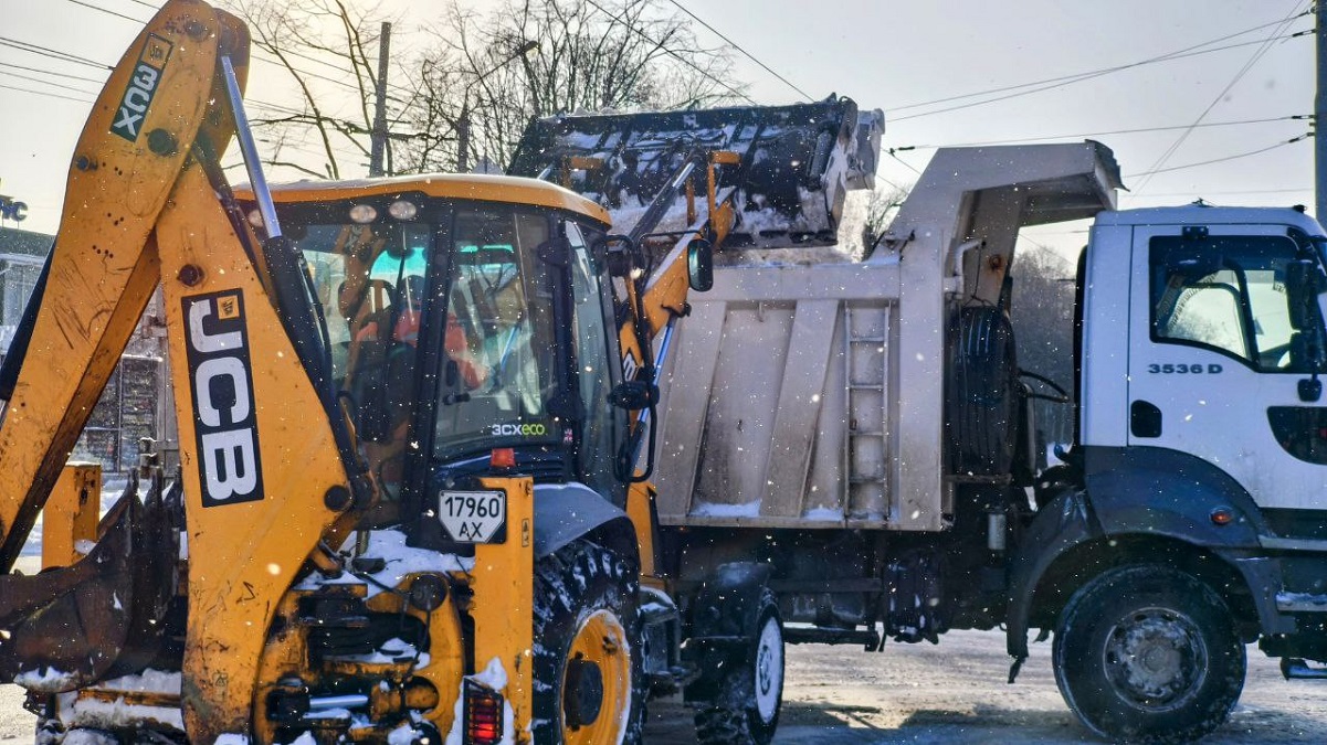 З Харкова за три доби вивезли понад 4,5 тисячі кубометрів снігу
