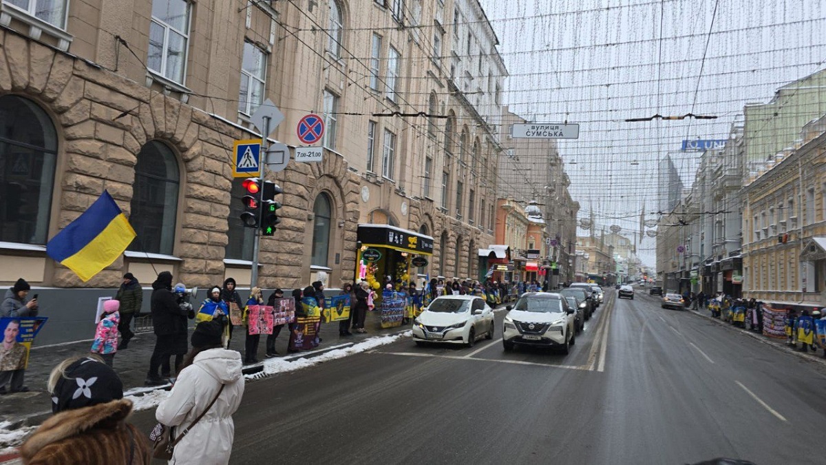У Харкові пройшла чергова акція-нагадування «Не мовчи. Полон вбиває»