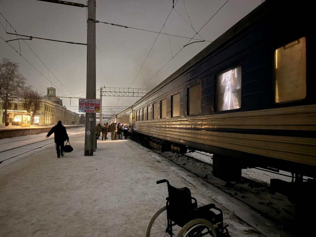 Збільшилася кількість загиблих через удар рф по поїзду на Харківщині