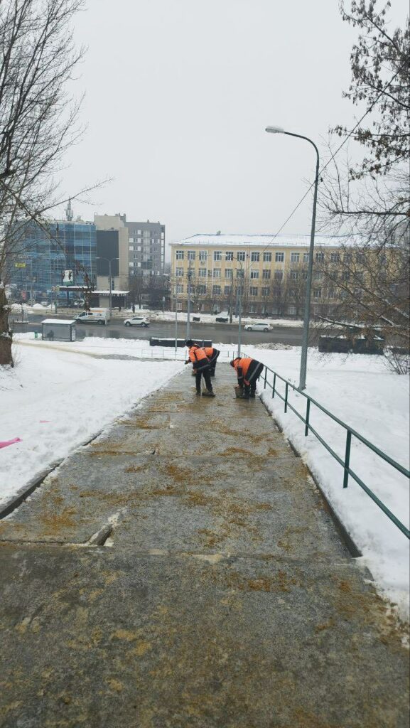 За добу з Харкова вивезли понад 2 тисячі кубометрів снігу та льоду