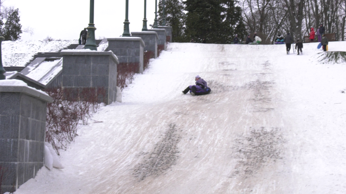 Стихійний зимовий атракціон: чи безпечно кататися на Каскаді