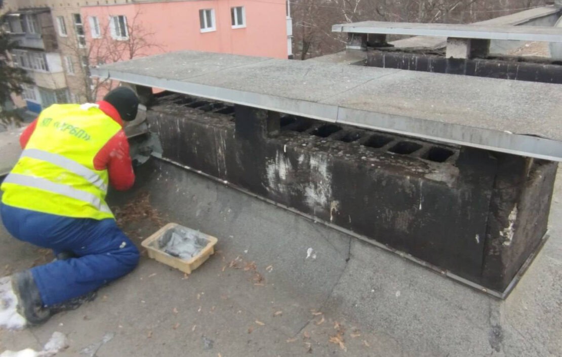 У Харкові відремонтували покрівлі у 128 будинках 