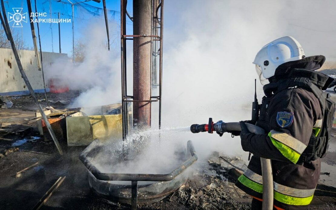 Ворожий дрон вдарив по АЗС на Харківщині: є постраждалий (фото)