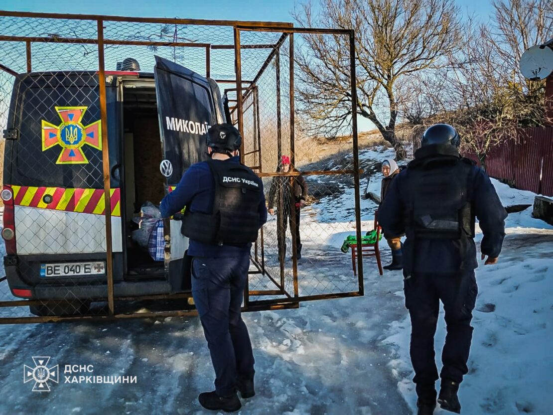 З прифронтової Харківщини евакуювали двох жінок (фото)