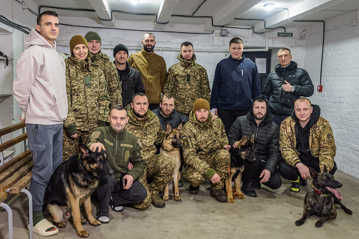 У Харкові до поранених завітали чотирилапі гвардійці (відео)