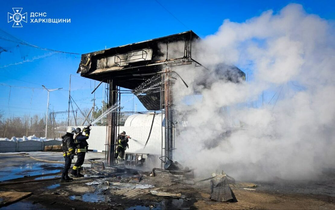 Ворожий дрон вдарив по АЗС на Харківщині: є постраждалий (фото)