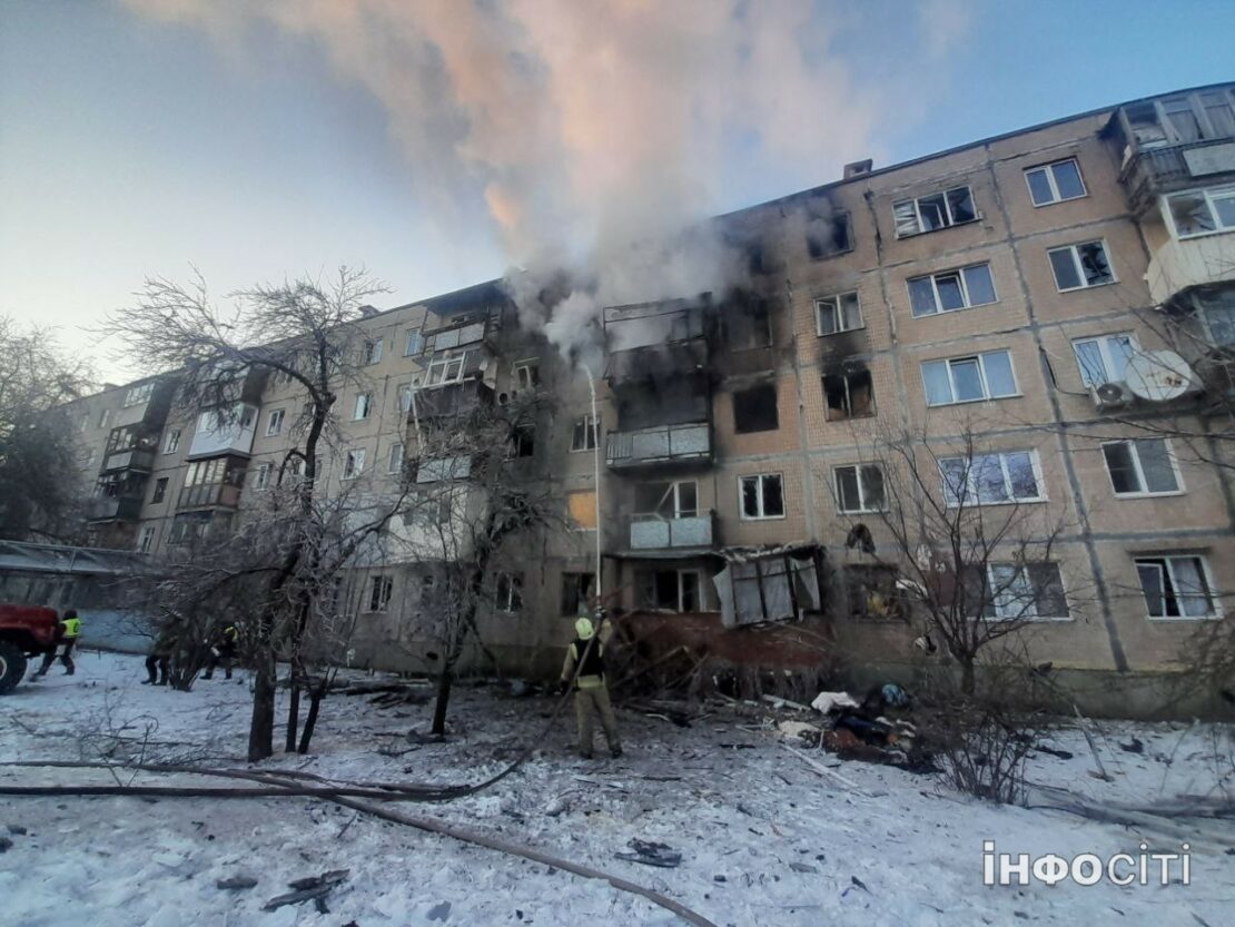 Удар по п’ятиповерхівці у Харкові: постраждали 7 людей (фото)