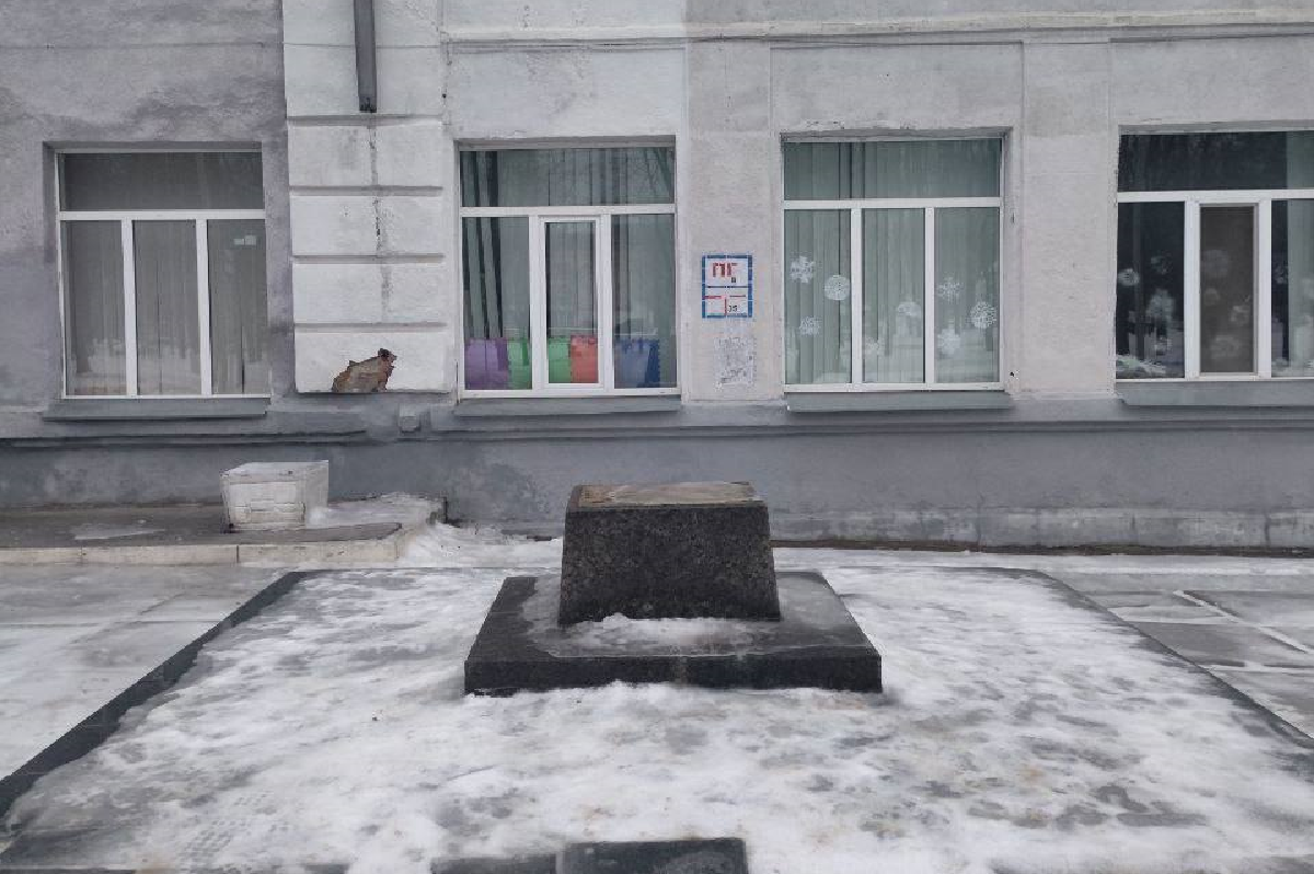 У Харкові демонтували погруддя Зубарєву