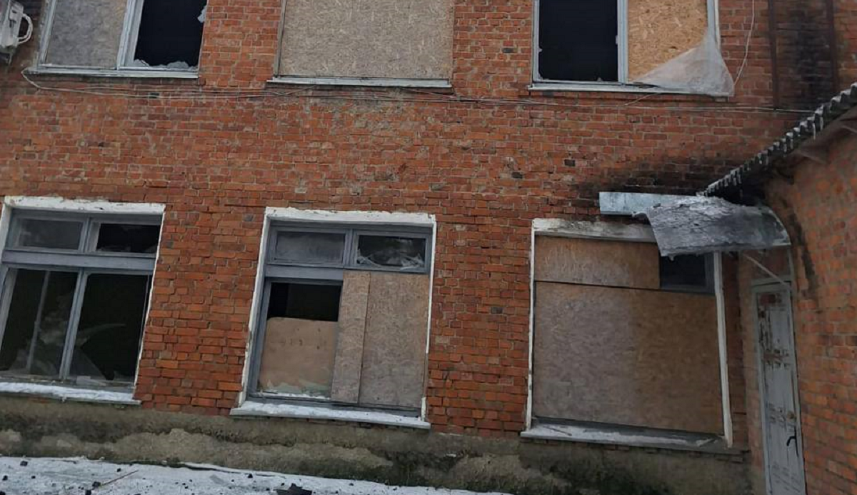 Ворог вдарив по селищу Золочів на Харківщині