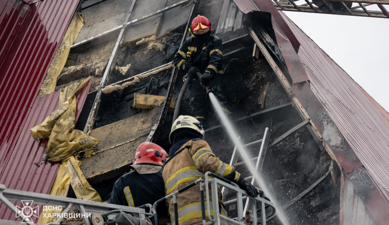 У Харкові сталася пожежа у навчальному спорткомплексі