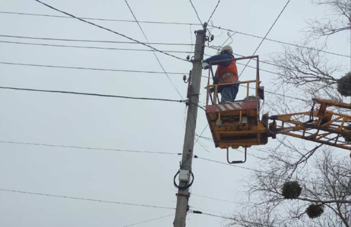 У Харкові впорядковують вуличне освітлення