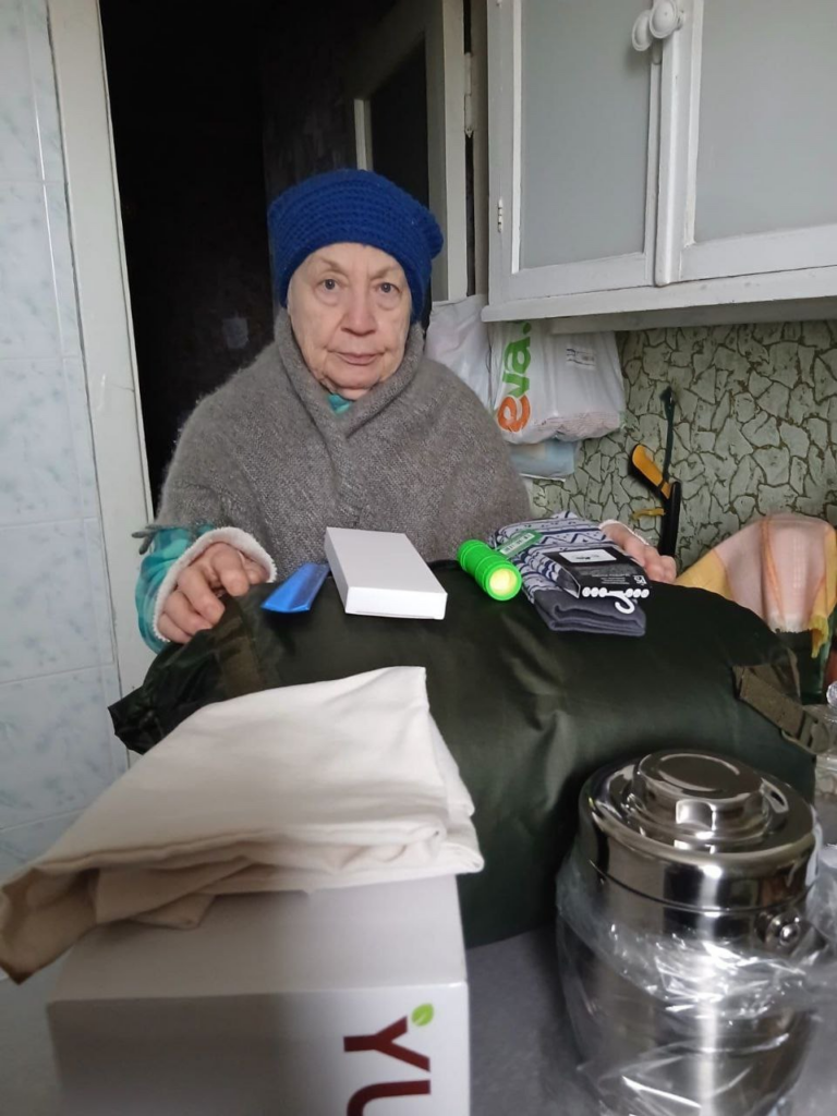 Жителі Новобаварського району, які опинилися без тепла, отримали допомогу (фото)