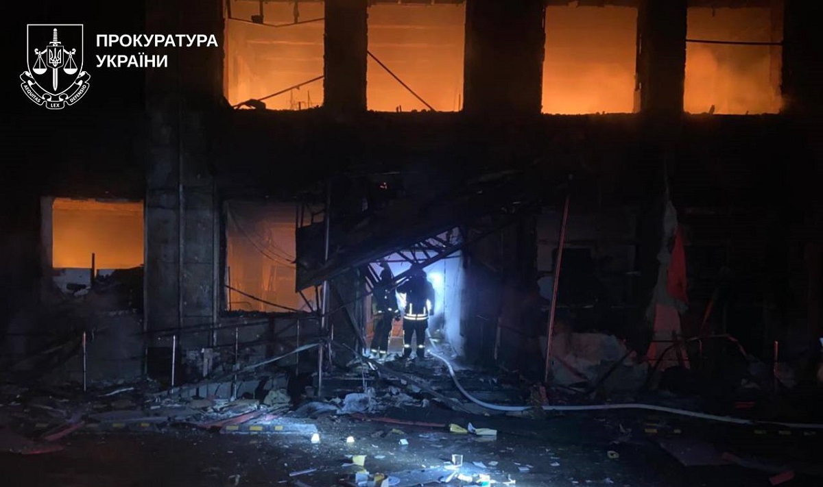 Російські БпЛА атакували магазин у Барвінковому: постраждали 13 людей