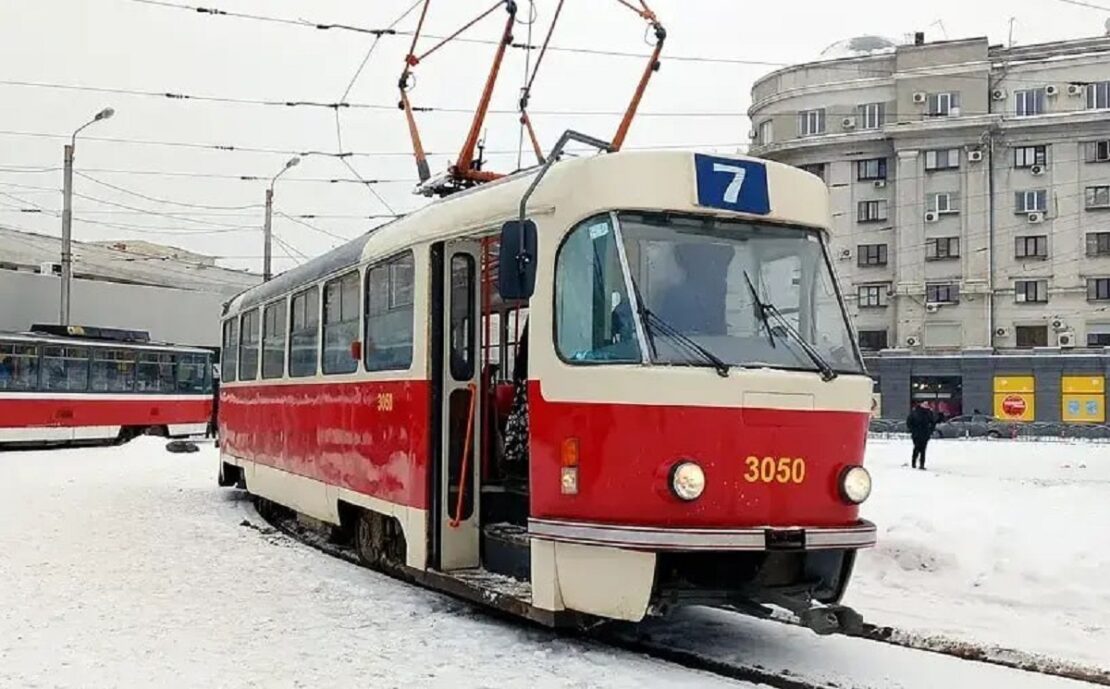 Сьогодні у Харкові не вийшли на маршрути два трамваї