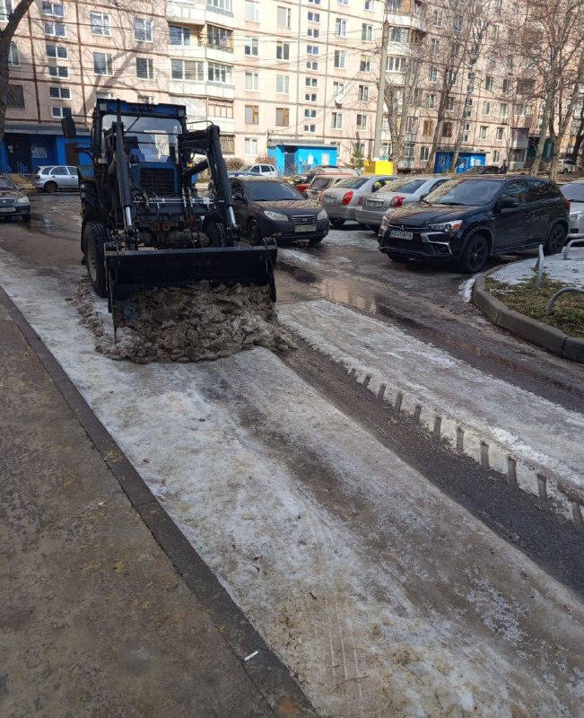 Протягом зими з Харкова вивезли понад 100 тисяч кубометрів снігу (фото)