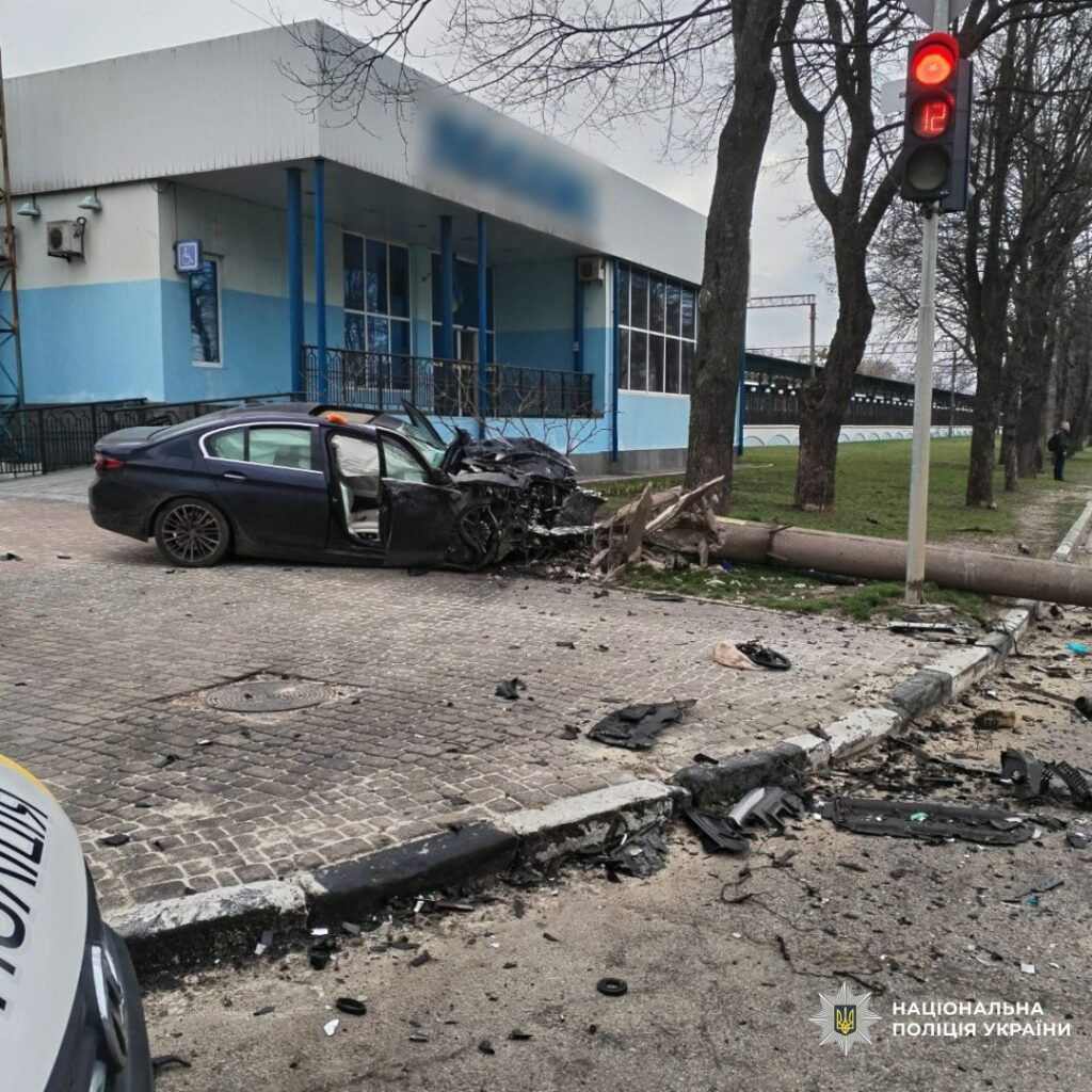 У Харкові зіштовхнулись дві автівки: є загиблий та постраждалі (фото)