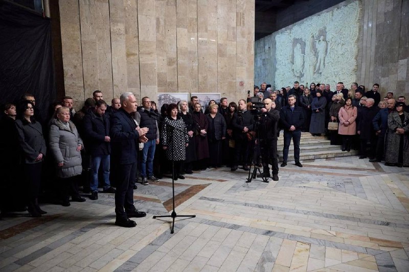 У Харкові попрощалися з видатним науковцем Володимиром Бабаєвим (фото)