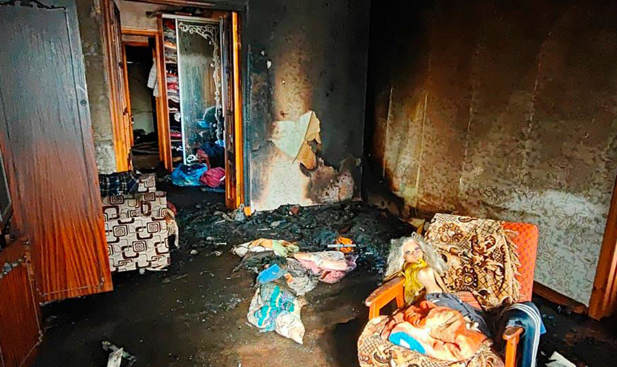 На Харківщині зловмисник обікрав та підпалив будинок