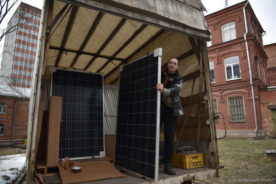 Харківський політех отримав сонячні панелі зі США (фото)