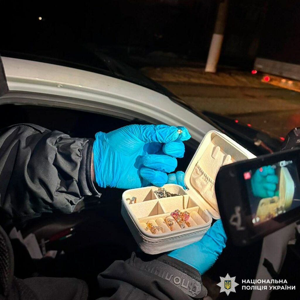 На Харківщині затримали серійних квартирних крадіїв (фото)