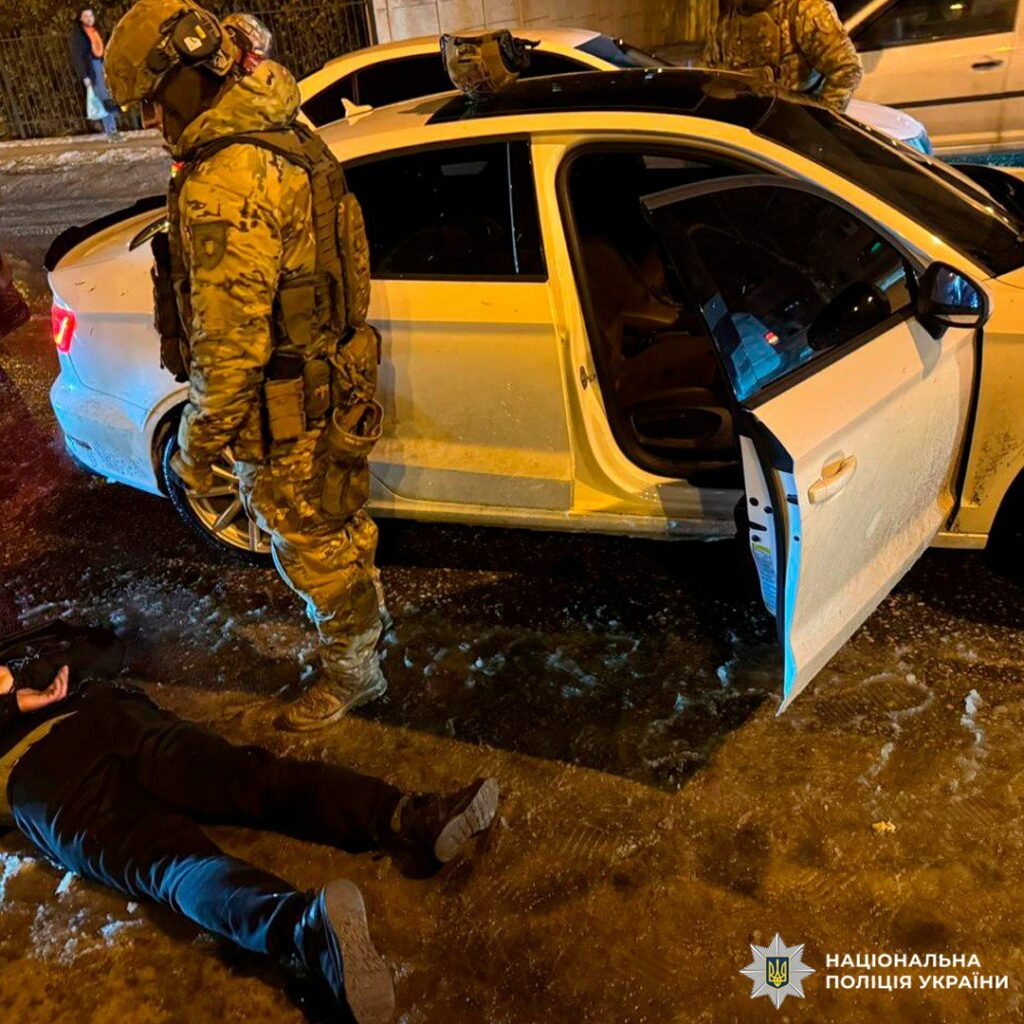 На Харківщині затримали серійних квартирних крадіїв (фото)