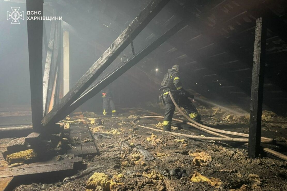 Окупанти вдарили по лікарні на Харківщині: є постраждалі (фото)