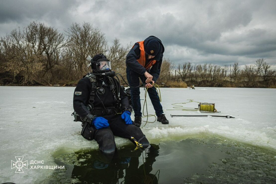 З водойми у Харкові вилучили залишки ворожої ракети (фото)