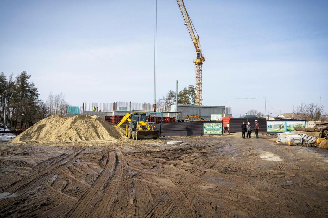 На Харківщині облаштовують укриття в закладах освіти (фото)