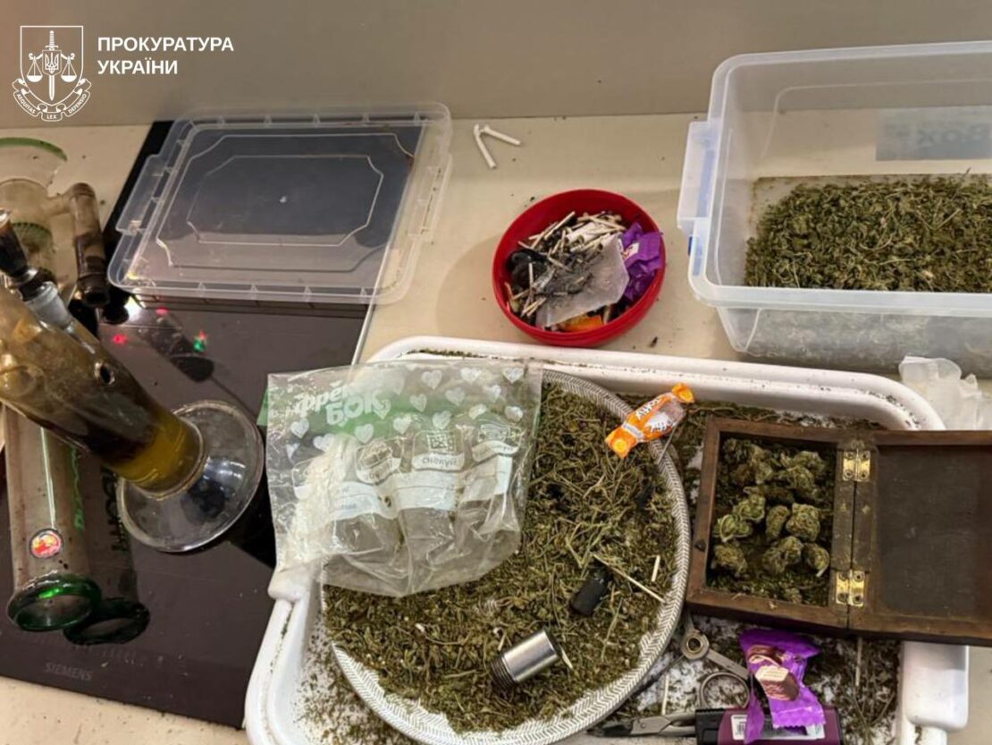 Харків’янин організував міжрегіональний канал збуту наркотиків (фото)