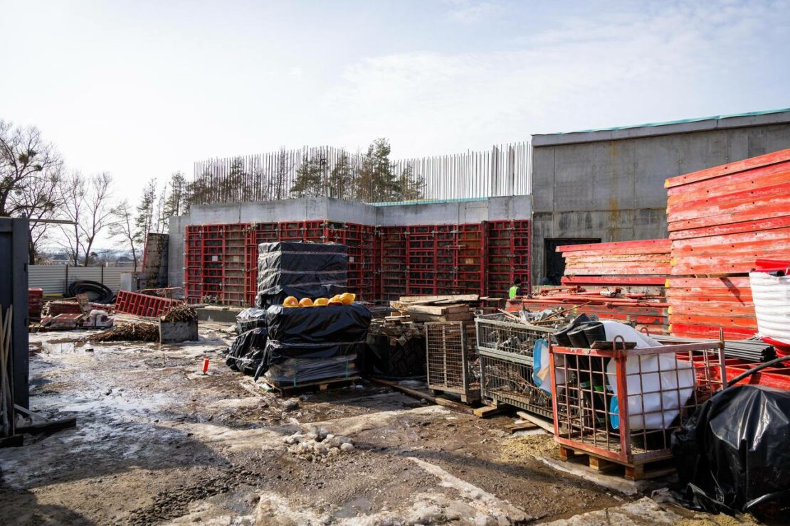 На Харківщині облаштовують укриття в закладах освіти (фото)