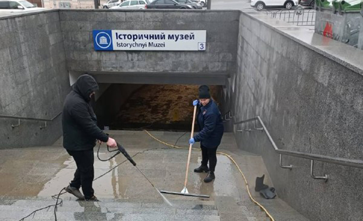 У Харкові наводять лад у підземних переходах метро