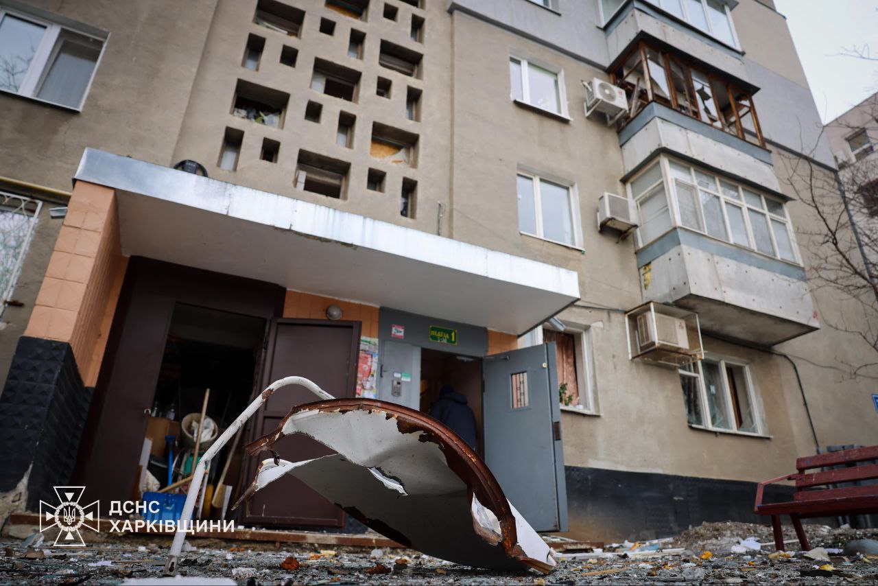 Удар по багатоповерхівці у Харкові: постраждали діти та жінка