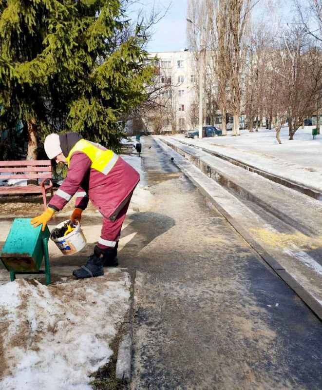Протягом зими з Харкова вивезли понад 100 тисяч кубометрів снігу (фото)