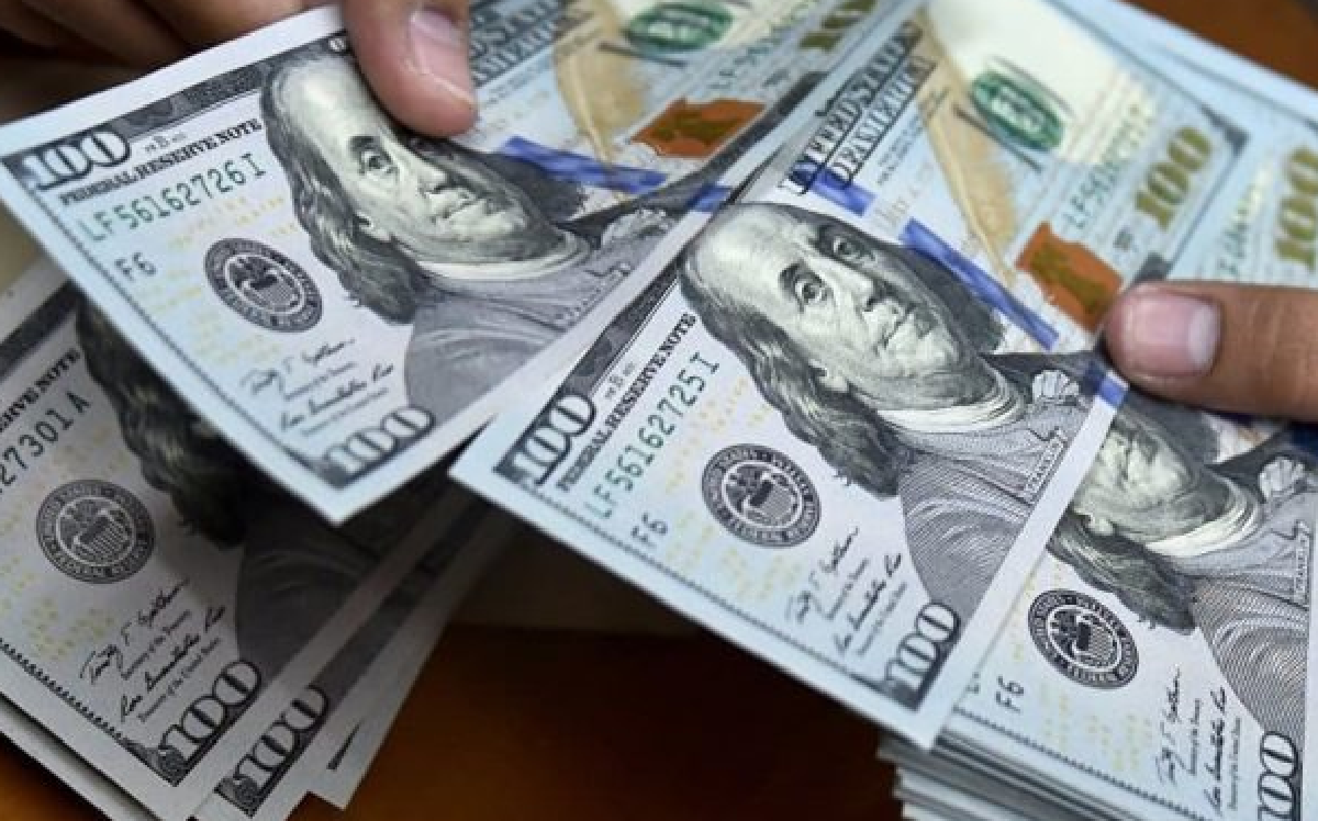 Що буде з курсом долара в Україні: пояснення НБУ, думка експертів