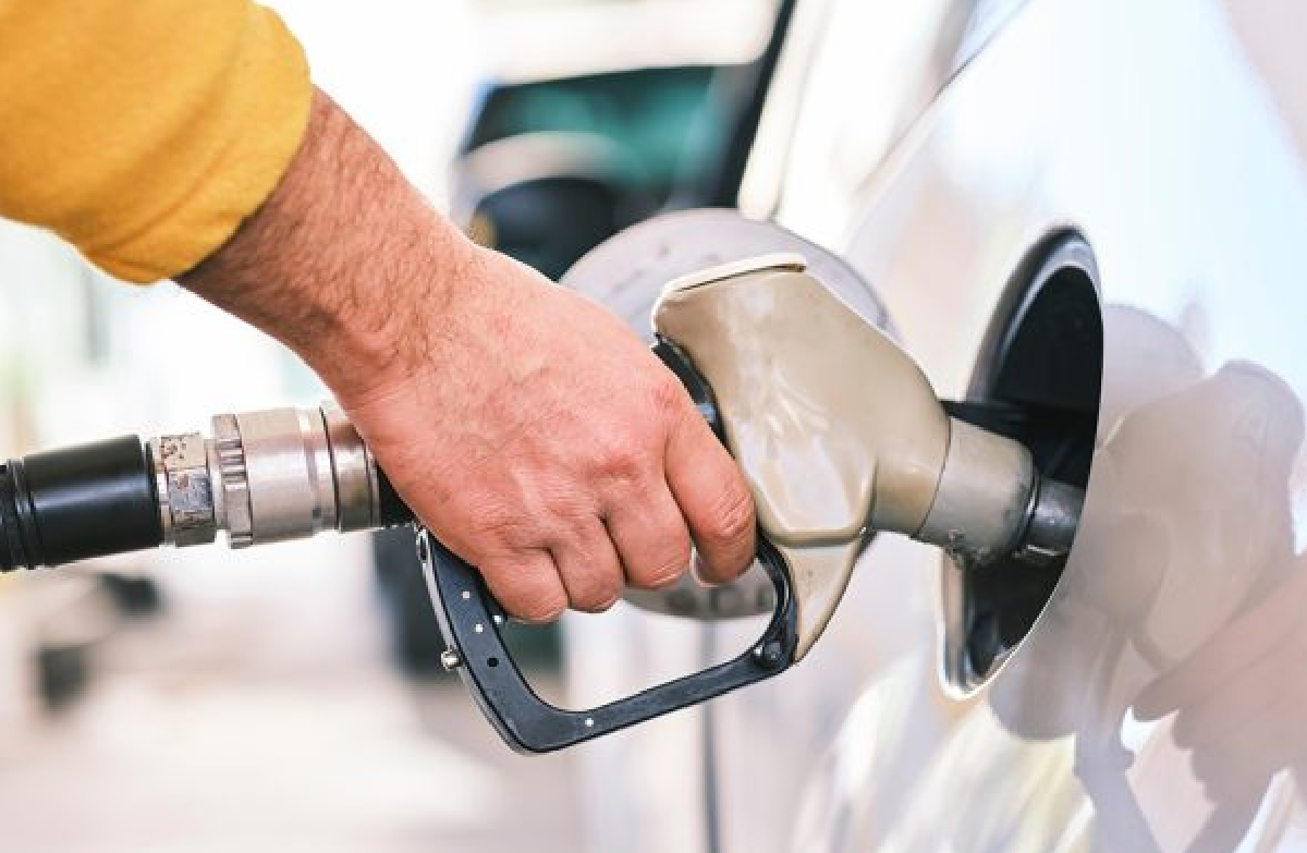 Чи продовжать зростати ціни на українських заправках