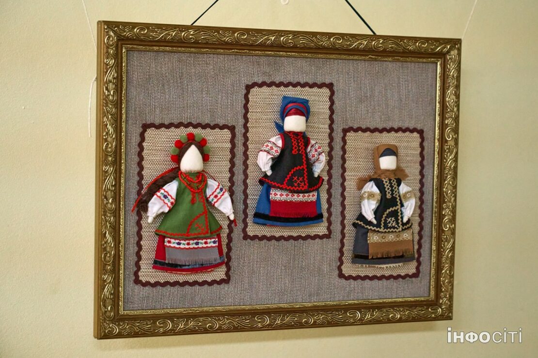 Знакових історичних особистостей Харкова відтепер можна побачити в образі ляльок (фото)