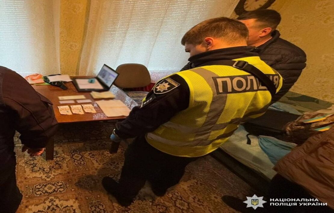 У Харкові під варту взяли чоловіка, який торгував метадоном