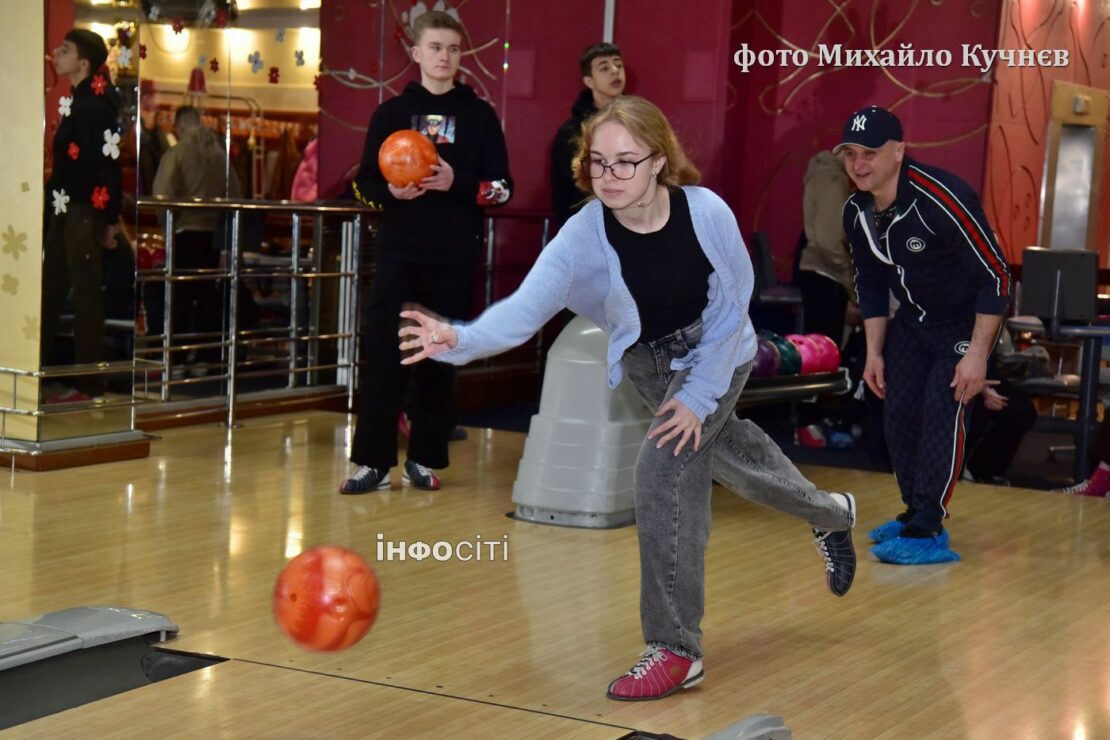 У Харкові пройшов етап з боулінгу серед школярів (фото)