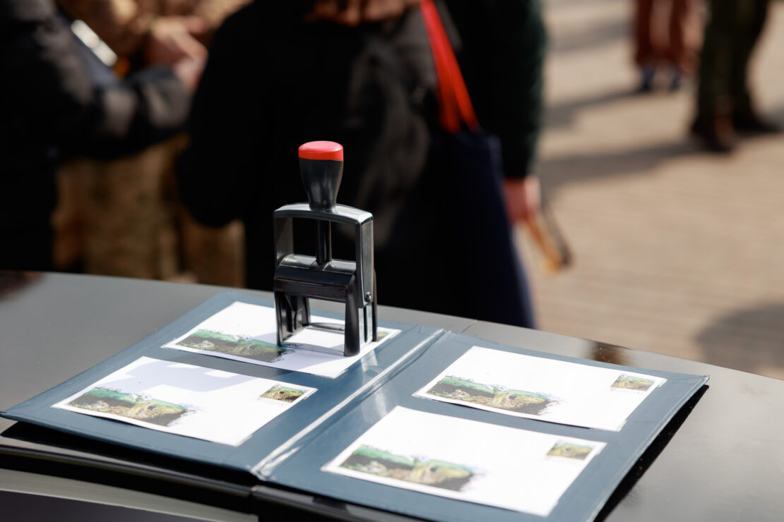 Укрпошта випустила поштову марку на честь саперів