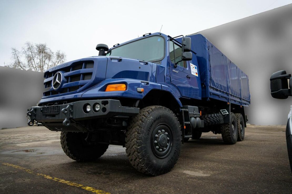 Громади Харківщини отримали від міжнародних партнерів спеціалізований транспорт (фото)