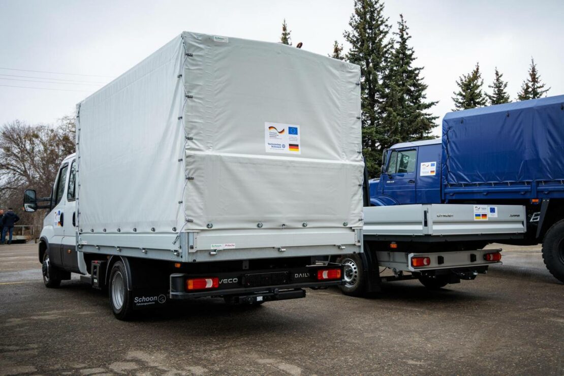 Громади Харківщини отримали від міжнародних партнерів спеціалізований транспорт (фото)