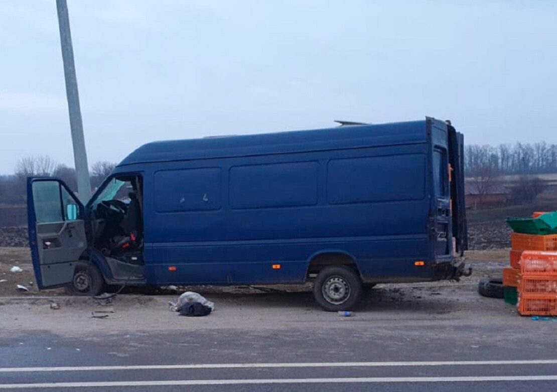 Смертельна ДТП на Харківщині: водій врізався в опору, поліція шукає свідків