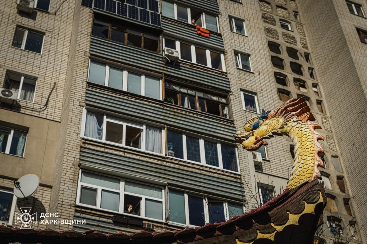 Вранці російський дрон влучив поблизу ресторана у Слобідському районі