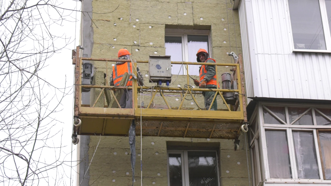 Новобаварський район Харкова: як відбудовують пошкоджену ракетою п’ятиповерхівку